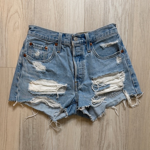 Levi's Light Blue Distressed 501 Original Short  Women’s 24 - Picture 10 of 10